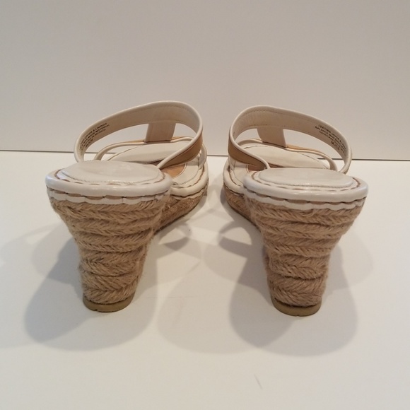 Born Drilles Tan Leather Wedge Sandals 9 - Picture 7 of 7